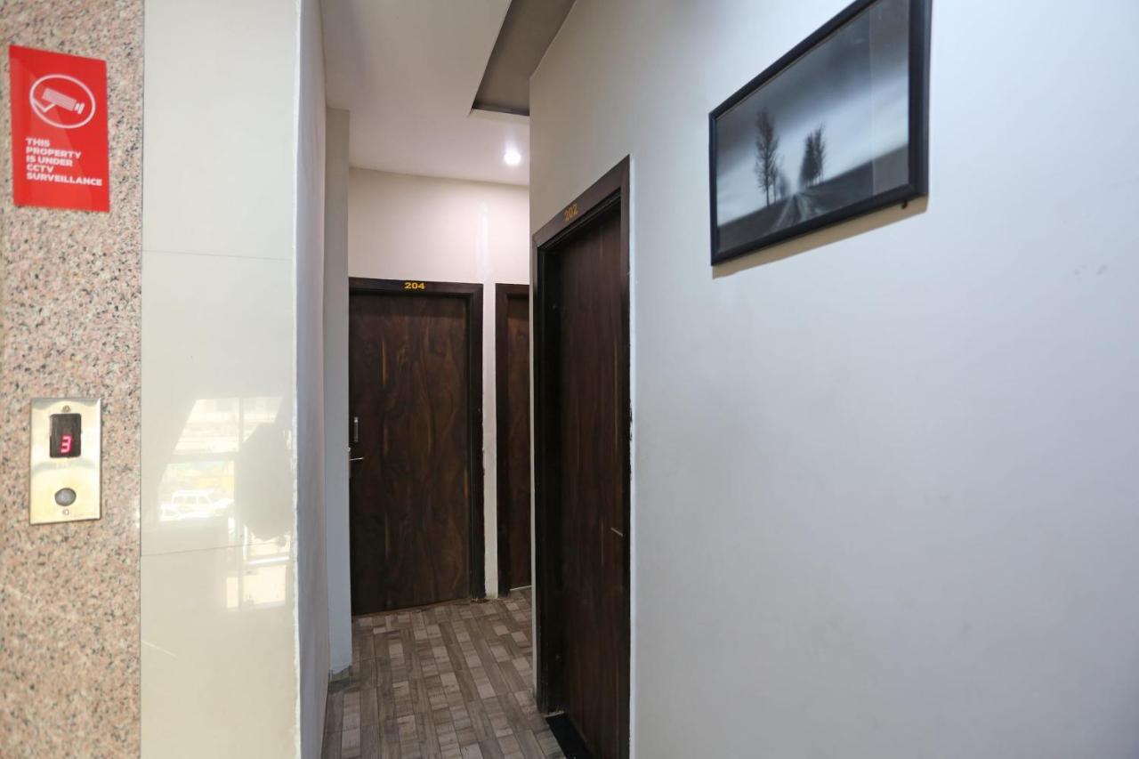 Oyo 6325 Hotel Kiran Raipur  Bagian luar foto