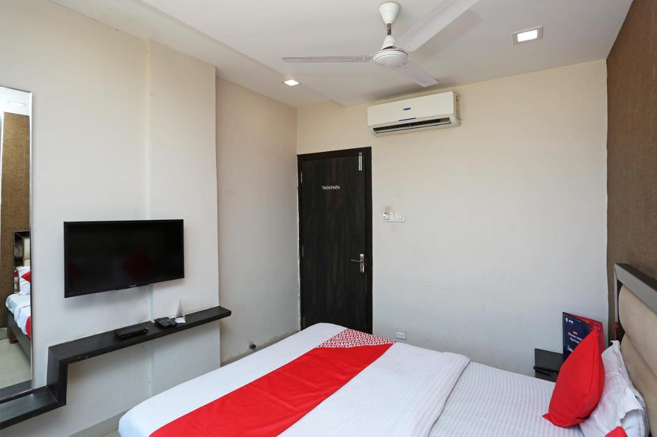 Oyo 6325 Hotel Kiran Raipur  Bagian luar foto